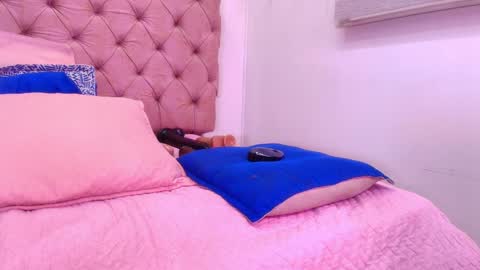 Snapshot of sharlott_kiss chatting on February 2025 06:02:01 PM Sharlott online show from February 2025 06:02:01 PM