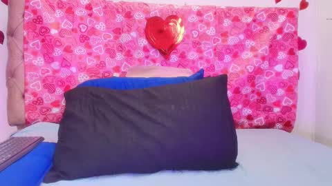 Snapshot of sharlott_kiss chatting on February 2025 12:01:02 PM Sharlott online show from February 2025 12:01:02 PM