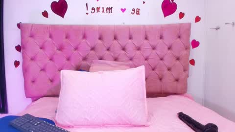 Snapshot of sharlott_kiss chatting on February 2025 11:55:01 AM Sharlott online show from February 2025 11:55:01 AM