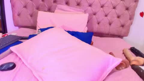 Snapshot of sharlott_kiss chatting on February 2025 03:36:02 PM Sharlott online show from February 2025 03:36:02 PM