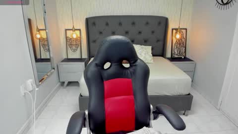 M A G N O  online show from September 2025 12:27:02 PM