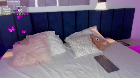 SharonLovee  online show from November 2025 11:41:01 PM