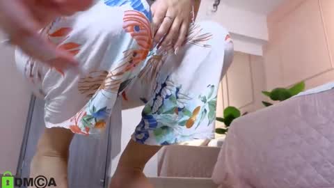 Snapshot of sharonn___ chatting on September 2025 04:17:02 AM Sharon online show from September 2025 04:17:02 AM