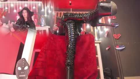 Snapshot of sharoon_gold chatting on February 2025 01:52:02 AM Your mistress Sharon online show from February 2025 01:52:02 AM