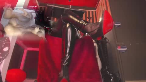 Snapshot of sharoon_gold chatting on March 2025 12:18:02 AM Your mistress Sharon online show from March 2025 12:18:02 AM