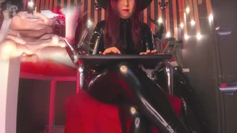 Snapshot of sharoon_gold chatting on March 2025 12:11:02 AM Your mistress Sharon online show from March 2025 12:11:02 AM