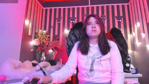 Snapshot of sharoon_gold chatting on September 2025 10:26:01 AM Your mistress Sharon online show from September 2025 10:26:01 AM