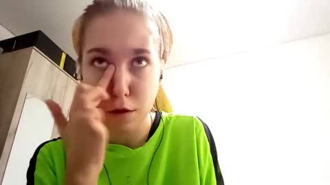 Snapshot of shawanaanene chatting on December 2025 06:33:02 AM Annette online show from December 2025 06:33:02 AM