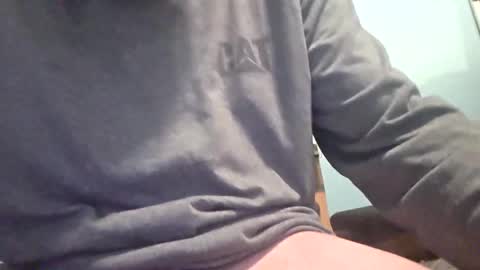 Snapshot of shawn710420 chatting on March 2026 06:05:02 AM shawn710420 online show from March 2026 06:05:02 AM