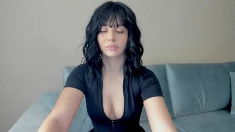 Sue online show from December 2025 07:55:01 PM