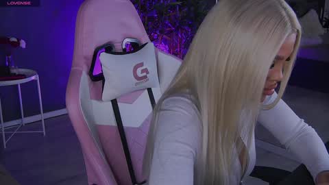 shayblonde online show from December 2024 11:49:01 PM