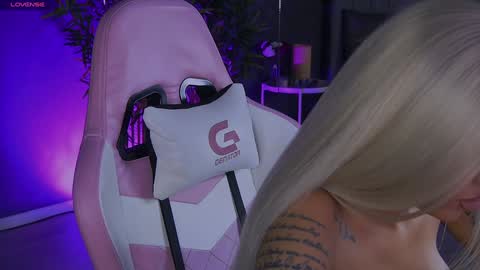 shayblonde online show from December 2024 02:51:01 AM