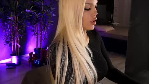 shayblonde online show from February 2025 08:11:01 PM