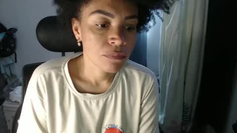 Snapshot of shayna_cute chatting on December 2024 03:45:02 PM Shayna online show from December 2024 03:45:02 PM