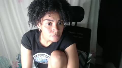 Snapshot of shayna_cute chatting on December 2024 02:43:01 AM Shayna online show from December 2024 02:43:01 AM