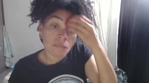 Snapshot of shayna_cute chatting on December 2024 05:10:02 PM Shayna online show from December 2024 05:10:02 PM