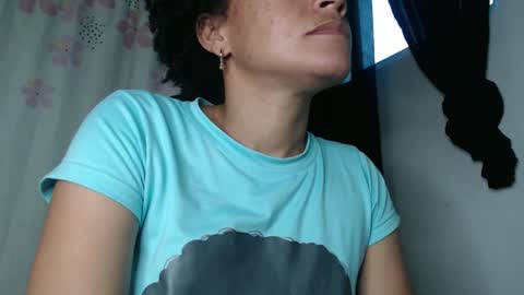 Snapshot of shayna_cute chatting on December 2024 10:45:02 PM Shayna online show from December 2024 10:45:02 PM