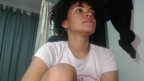 Snapshot of shayna_cute chatting on December 2024 10:49:01 AM Shayna online show from December 2024 10:49:01 AM