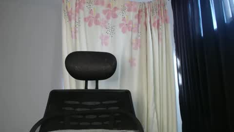 Snapshot of shayna_cute chatting on December 2024 02:08:02 PM Shayna online show from December 2024 02:08:02 PM