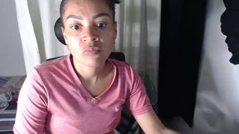 Snapshot of shayna_cute chatting on January 2025 11:44:02 PM Shayna online show from January 2025 11:44:02 PM