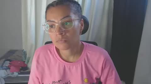 Snapshot of shayna_cute chatting on January 2025 09:34:01 PM Shayna online show from January 2025 09:34:01 PM