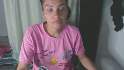 Snapshot of shayna_cute chatting on January 2025 03:37:02 AM Shayna online show from January 2025 03:37:02 AM