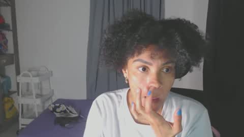 Snapshot of shayna_cute chatting on January 2025 03:51:01 AM Shayna online show from January 2025 03:51:01 AM