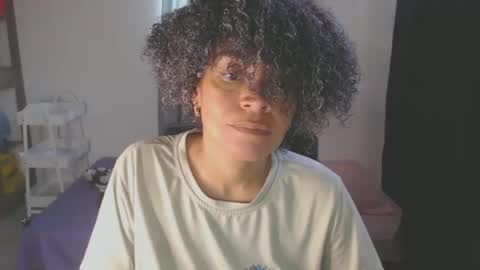 Snapshot of shayna_cute chatting on January 2025 07:18:01 PM Shayna online show from January 2025 07:18:01 PM