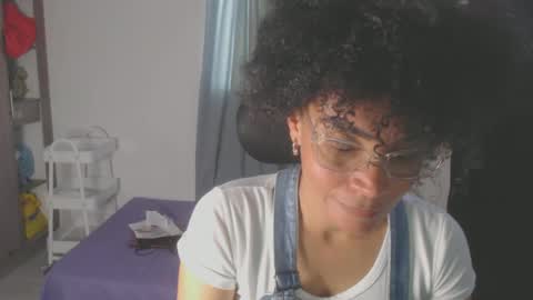 Snapshot of shayna_cute chatting on January 2025 10:02:01 PM Shayna online show from January 2025 10:02:01 PM