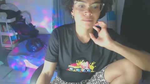 Snapshot of shayna_cute chatting on February 2025 05:41:01 AM Shayna online show from February 2025 05:41:01 AM