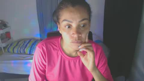 Snapshot of shayna_cute chatting on March 2025 01:47:01 AM Shayna online show from March 2025 01:47:01 AM