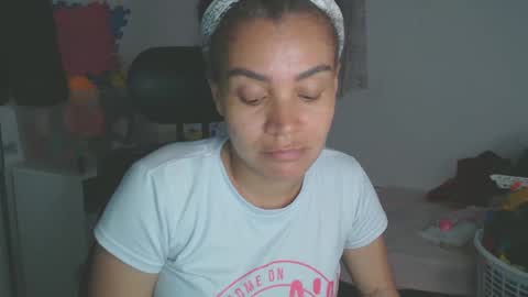 Snapshot of shayna_cute chatting on September 2025 02:44:02 AM Shayna online show from September 2025 02:44:02 AM