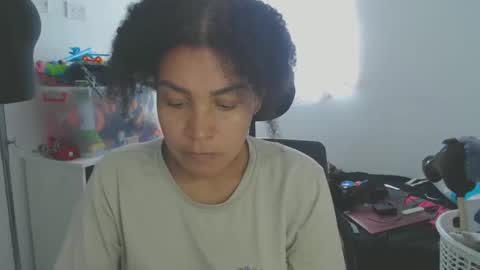 Snapshot of shayna_cute chatting on September 2025 06:54:01 PM Shayna online show from September 2025 06:54:01 PM