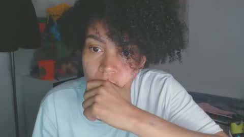 Snapshot of shayna_cute chatting on October 2025 01:50:02 AM Shayna online show from October 2025 01:50:02 AM