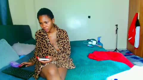 shee13 online show from February 2026 11:12:01 PM