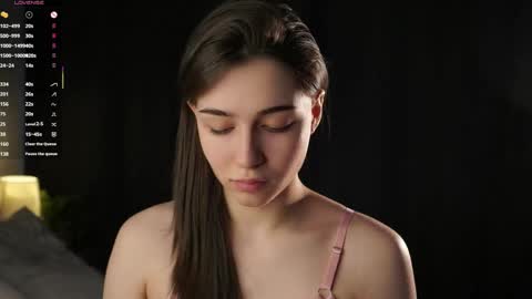 Tessa online show from May 2026 02:42:01 AM
