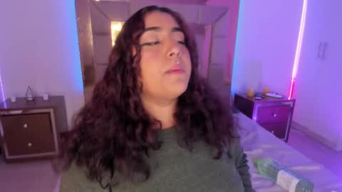 Snapshot of sheeylaroee chatting on February 2025 01:48:02 AM Heidy online show from February 2025 01:48:02 AM