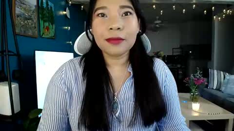 Snapshot of sheilyn_smith chatting on April 2026 03:24:02 AM sheilyn_smith online show from April 2026 03:24:02 AM