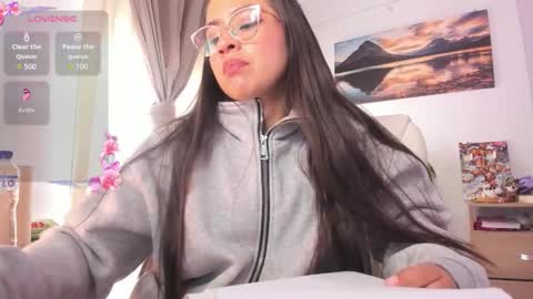 Snapshot of shekina_l chatting on December 2025 01:20:02 PM lau online show from December 2025 01:20:02 PM