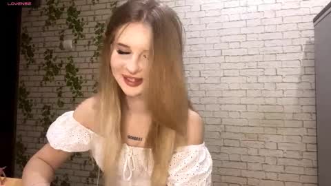 Jenny online show from November 2025 08:10:01 PM