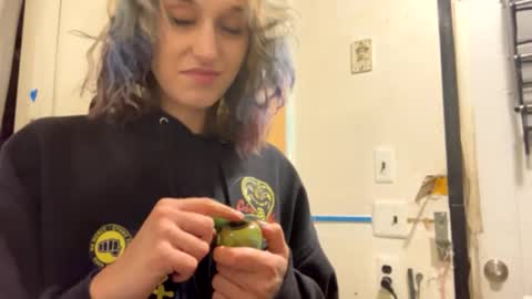 Shelby holes online show from October 2025 12:04:02 PM