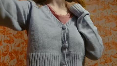 Snapshot of shelikessoymilk chatting on December 2024 01:04:01 AM Erika online show from December 2024 01:04:01 AM