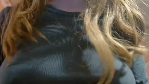 Snapshot of shelikessoymilk chatting on January 2025 12:27:01 AM Erika online show from January 2025 12:27:01 AM