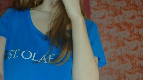 Snapshot of shelikessoymilk chatting on February 2025 03:19:01 AM Erika online show from February 2025 03:19:01 AM