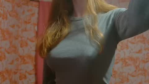 Snapshot of shelikessoymilk chatting on February 2025 02:39:02 AM Erika online show from February 2025 02:39:02 AM