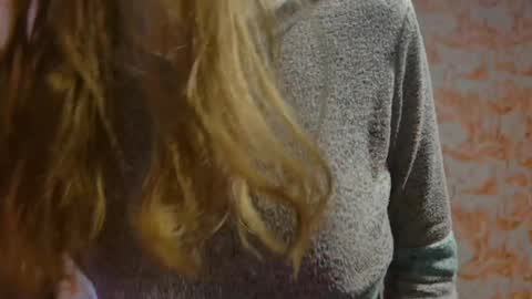 Snapshot of shelikessoymilk chatting on February 2025 08:22:01 PM Erika online show from February 2025 08:22:01 PM