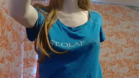 Snapshot of shelikessoymilk chatting on October 2025 05:59:01 PM Erika online show from October 2025 05:59:01 PM