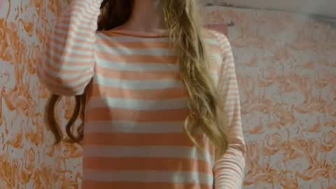 Snapshot of shelikessoymilk chatting on November 2025 12:43:02 AM Erika online show from November 2025 12:43:02 AM