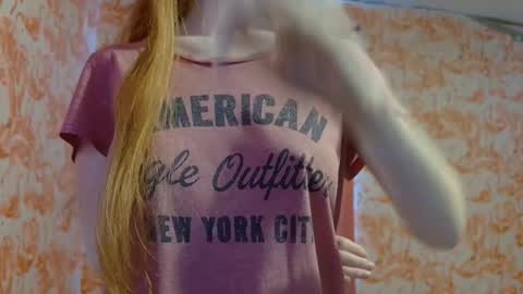 Snapshot of shelikessoymilk chatting on November 2025 07:04:02 PM Erika online show from November 2025 07:04:02 PM