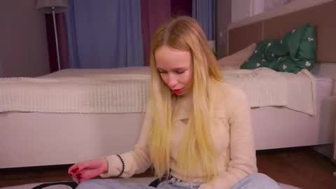 Snapshot of shelleybuss chatting on December 2025 06:11:01 AM Shelley night Tate day online show from December 2025 06:11:01 AM